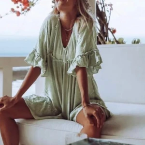 Klänning - Fint skick, använd fåtal gånger.