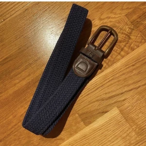 Skärp  - Använt till ridbyxor. Bra skick.