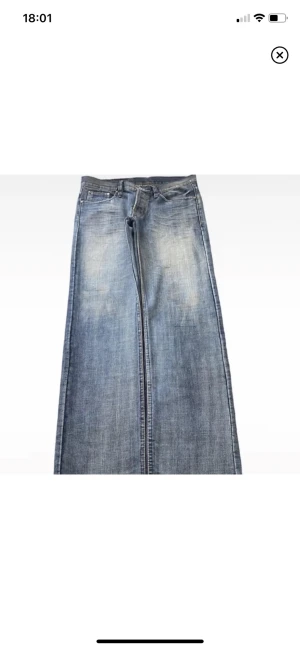 G-star jeans - Säljer pga att de inte passade mig. Annars super bra skick och super fina jeans! Priset kan diskuteras🩵