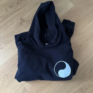 Our legacy x Stussy - Säljer en our legacy x stussy hoodie.  Fint skick.