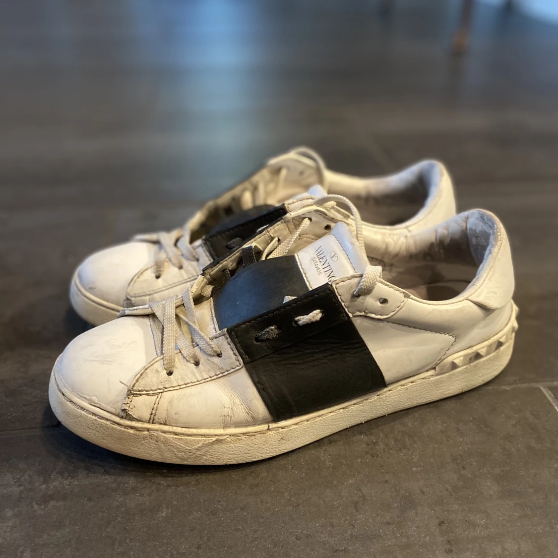 Valentino sneakers vit svart - 90