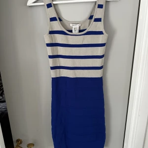 Cool klänning - Cool klänning som sitter som en smäck! 