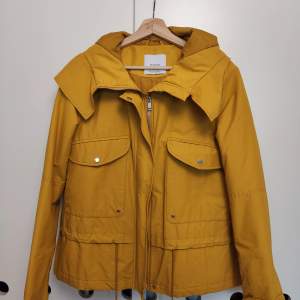 Very good condition Mustard color