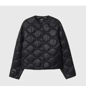 Mango jacka - Säljer jacka från mango. Jättr bra skick. Storlek xs