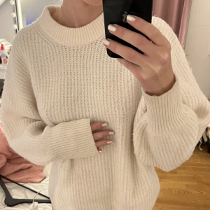 Stickad tröja - snygg stickad tröja💕