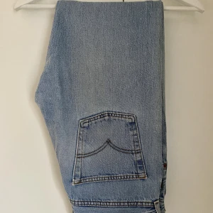 Levi’s jeans 501 - Supersnygga jeans fårn Levi’s i modellen 501. Storlek L32 W36. Säljer då dem inte kommer till användning 