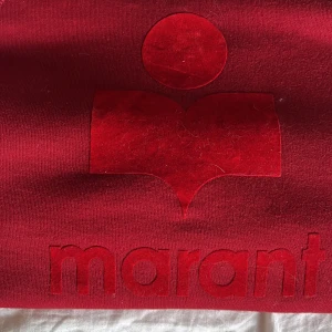 Isabell marant tröja - Säljer dena finna Isabell marant tröja❤️skriv för fler bilder. Pris kan diskuteras 