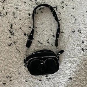 Väska - En fin lite mindre väska💓