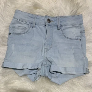 Jean Shorts - Storlek 140 knappt använd