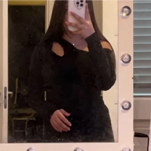 Svart topp - Svart tröja i mycket fint skick! Passar stl xxs-s 💕