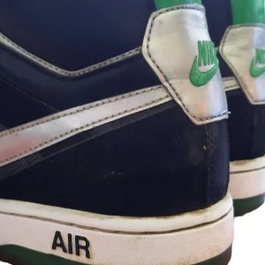 Nike Air Prestige Vintage  2006 - Nike Air Prestige Vintage  2006  Rare Green sole, silver grey swoosh  Mycket bra skick! 