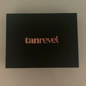 Tanrevel  - Säljer min tanrevel för den kommer inte till användning, 75% kvar i flaskan ungefär nytt pris 560kr typ säljer för 250kr