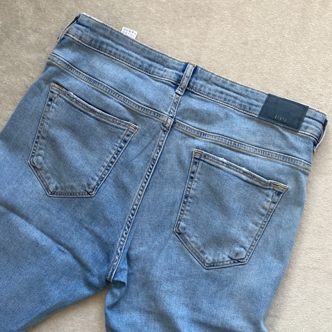 Jeans från Zara med frills - 91