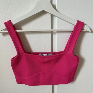 Rosa linne - Ett neonrosa linne från zara som knappt är använd. Storlek S. Köpare står för frakt💗