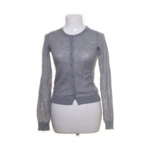 Kofta  - Super fin tunn stickad kofta från Marc o’polo. Bra skick!