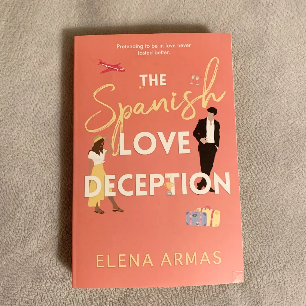 The spanish love deception av Elena Armas. På engelska och ser ut som ny!. Övrigt.