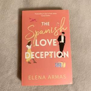 The spanish love deception av Elena Armas. På engelska och ser ut som ny!