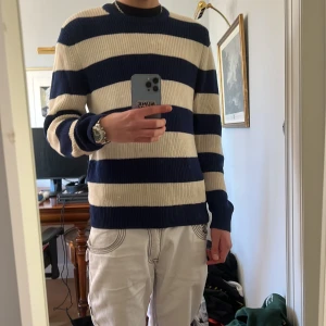 Randig Sandro tröja - Fin skador tröja fin under sommaren,