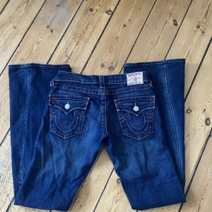 True religon jeans  - Skitsnygga utsvänga true religon!💕 Är lite långa på mig som är 165💞passar xs/s