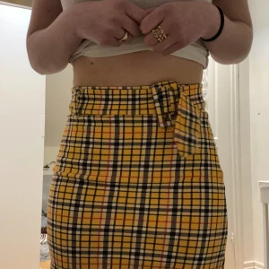 Cool kjol - Jättefin kjol som jag köpte i någon butik när jag var i Berlin. Vet tyvärr inte namnet på butiken 💕