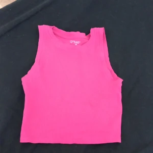 Köppp - Rosa topp som knappt e använd