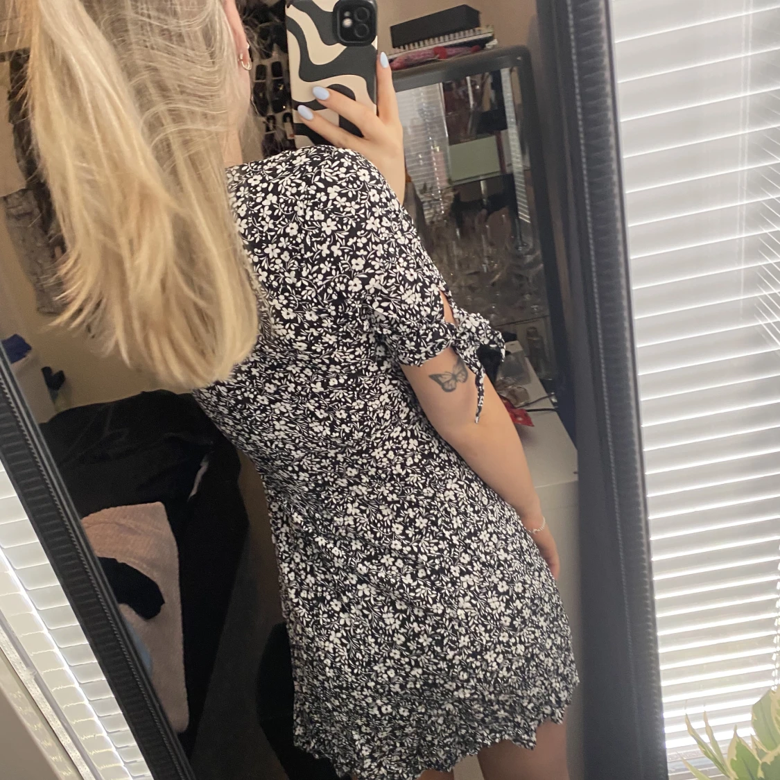 Blommig klänning - 91