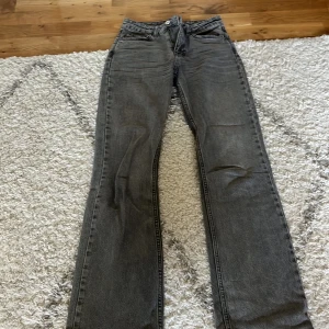 Midwaist bootcut jeans från Gina  - Superfina och sköna jeans från Gina. Andvända flertal gånger men inga defekter. Skriv om frågor☺️