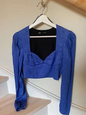 Zara topp - Använd endast 1 gång, som ny. Finns i Uppsala