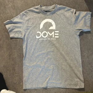 T-shirt - En t-shirt för Men i storlek M. Bra skick. 