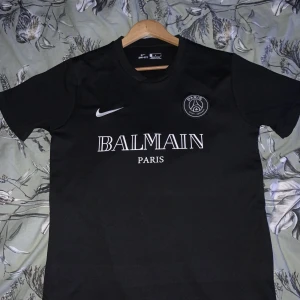 PSG X Balmain - Nästintill oanvänd, storlek M.