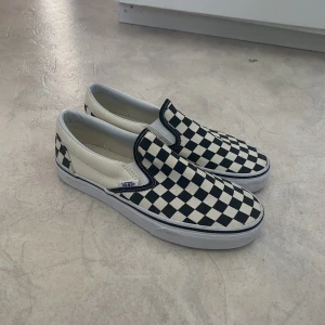 Vans - Säljer nu mina helt oanvända vans 