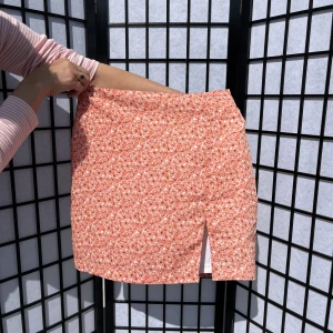 Sommar kjol - Super fin och söt kjol, dragkedja på sidan