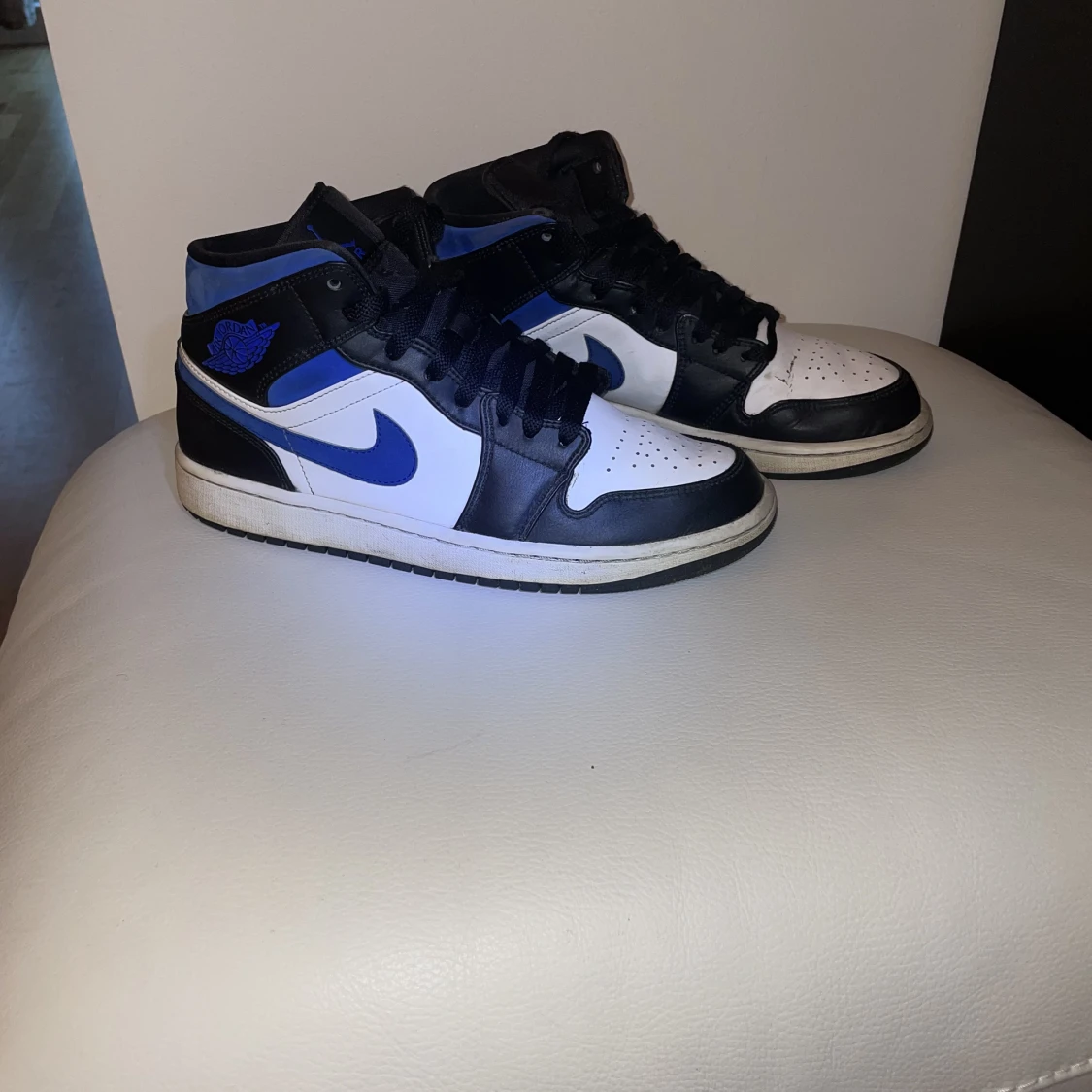 Jordan 1 mid white racer blue