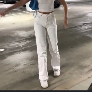 Zara jeans  - Säljer dessa då dem inte kommer till någon användning längre, kan skicka egna bilder om någon är intresserad.❤️