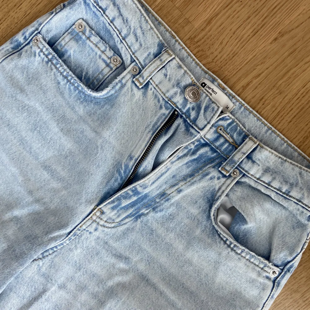 Fina ljusa jeans från Ginatricot  Strl 34. Jeans & Byxor.