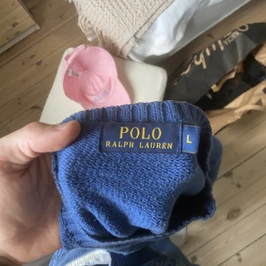 Ralph Lauren tröja - Ralph Lauren tröja i mycket bra skick. Storlek L men funkar som M också