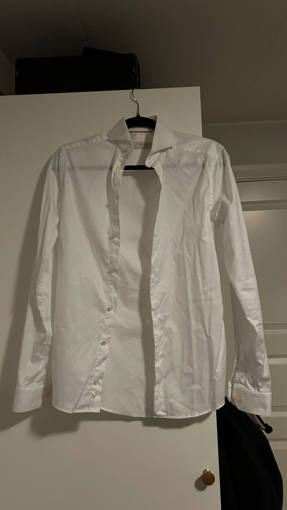 Snygg vit basic Skjorta