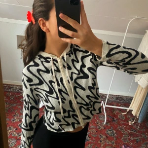 Huvtröja - Ascool tröja från monki, säljer för att jag inte använder den så mycket🌷🌷