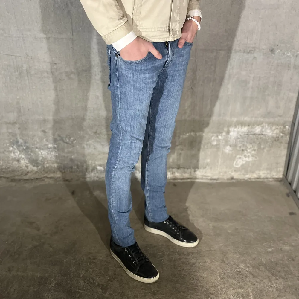 Levi’s jeans 511 i färgen blå. Storlek 29/34. Fint skick, nypris 1099, köp för endast 299kr.  Fast pris gäller🤝. Jeans & Byxor.