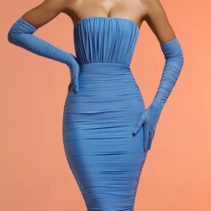 Oh polly klänning  - Helt ny med prislapp finns inte att köpa länge köptes för 800 med frakt