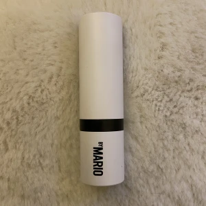 Makeup by mario  - Säljer min makeup by mario bronzer i färgen medium! Jötte mycket produkt kvar ändast testad!💓Köpte för runt 400 säljer för 199?