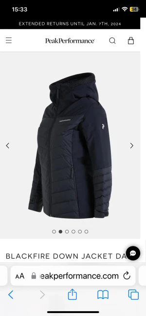 Peak skidjacka BLACKFIRE DOWN JACKET DAM - Knappt använd, så i ny skick . Nypris 5000 kr  Tillverkad av väderbeständigt 2 lager material och vadderad med en blandning av dun och syntetiska fibrer som håller dig varm och torr.