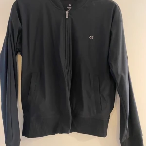 Träningsjacka/tröja - Ny utan lapp, Calvin Klein storlek M