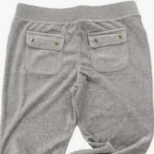 Säljer Juciy byxor  - Säljer mina Juciy byxor! Inköpta för 1199 kr och säljer nu för 450kr (inklusive frakt) skriv om ni vill ha fler bilder 