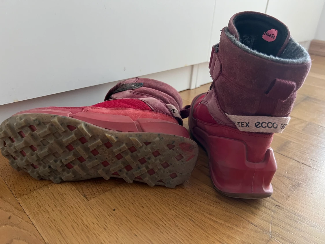 Röda Ecco GoreTex vinterskor 31 - 90