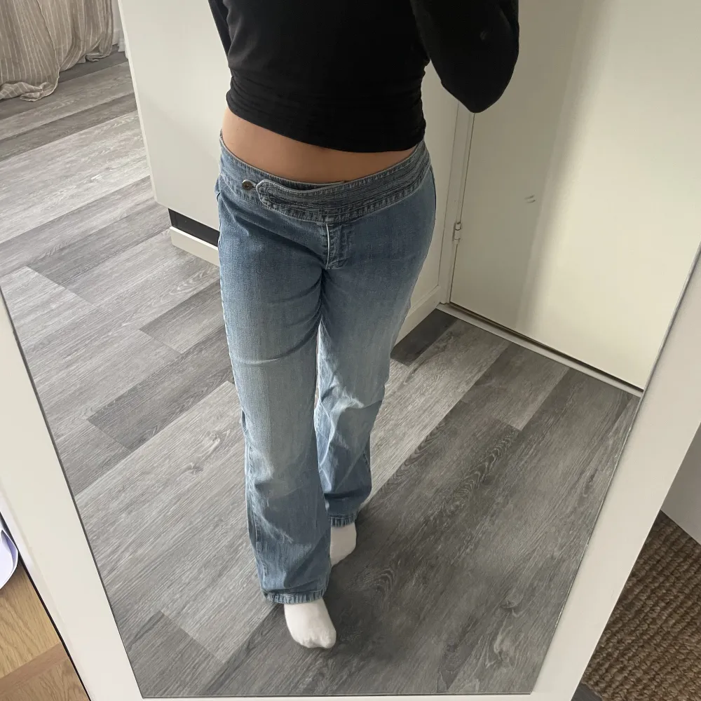 Lågmidjade jeans!!!! W27 ungefär❤️Passar mig som är XS. Jeans & Byxor.