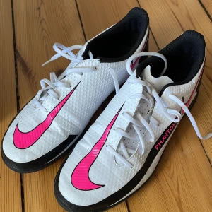 Nike inomhus skor  - Använda men absolut inte slitna 