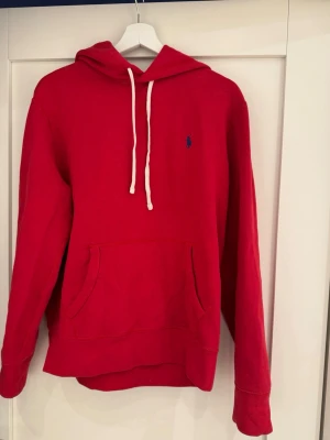 Ralph luaren  - Säljer denna Ralph luaren hoodie eftersom jag inte använder denna längre kontrakt gärna mig vid minsta lilla fråga 