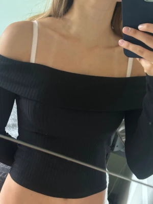 Off shoulder topp - Off shoulder topp från H&M storlek xs