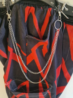 Byxkedja länkar - Byxkedja länkar. Längd ytterkedja 50cm. Innerkedja 40 cm. Järnlegering.